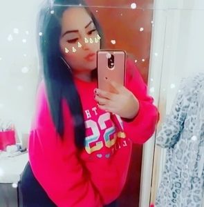 Meet your Posher, Desiree